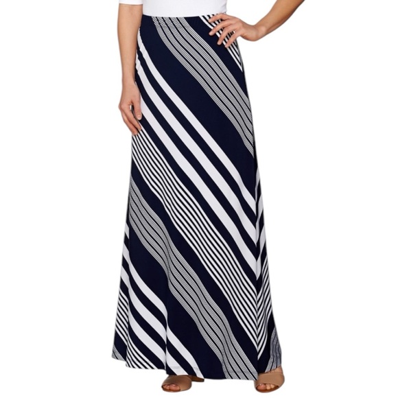 Susan Graver Dresses & Skirts - 🔥SALE🔥Susan Graver Weekend Striped Liquid Knit Maxi Skirt SZ 3X